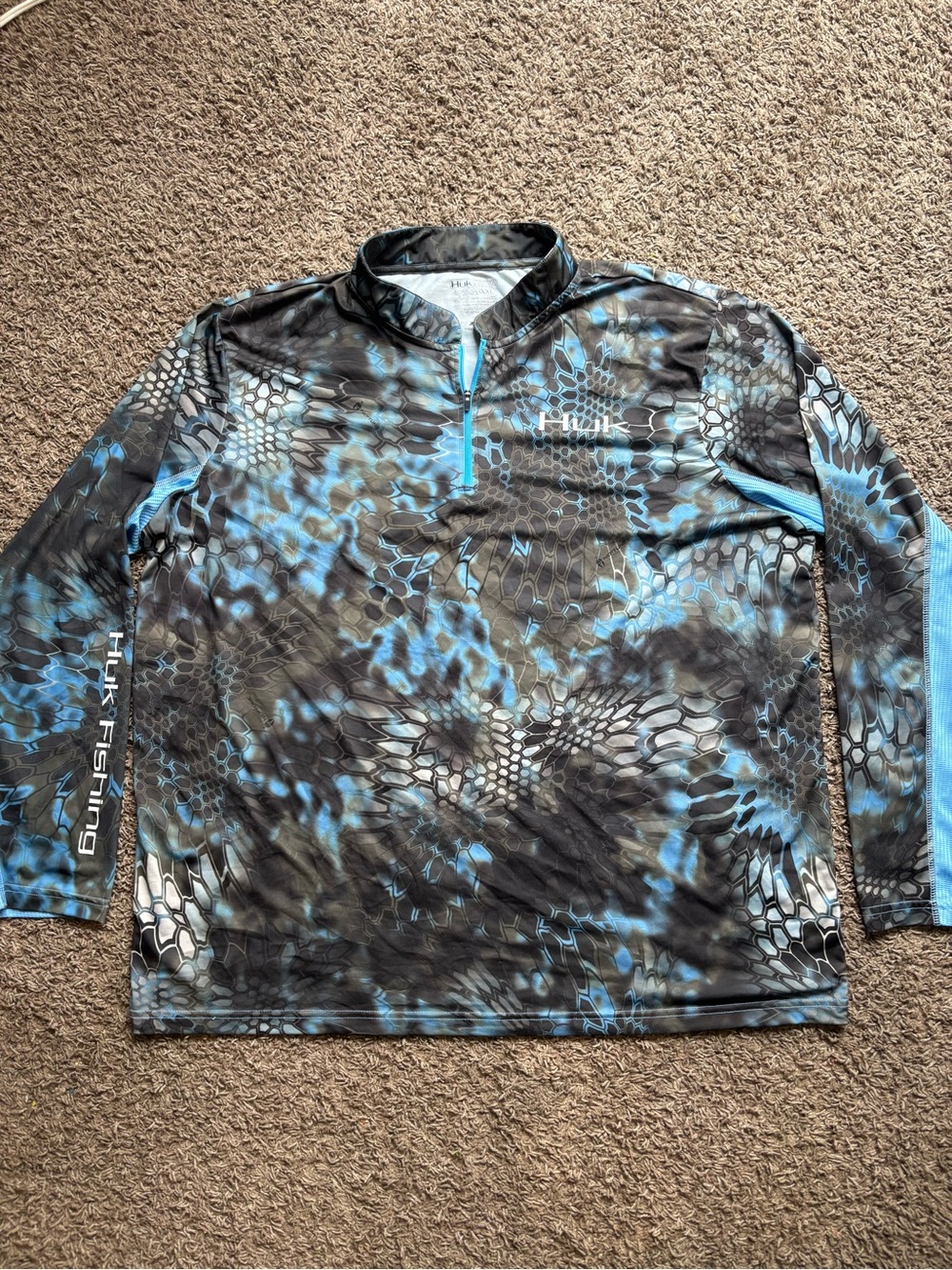 Huk Men’s Blue Black Kryptek Performance Long-Sleeve fishing Shirt